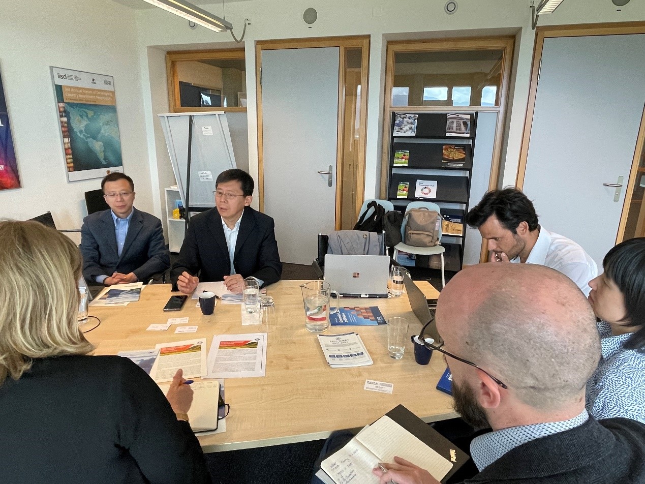4月28日，张玉军主任拜访国际可持续发展研究院（IISD）日内瓦办公室。-1.jpg