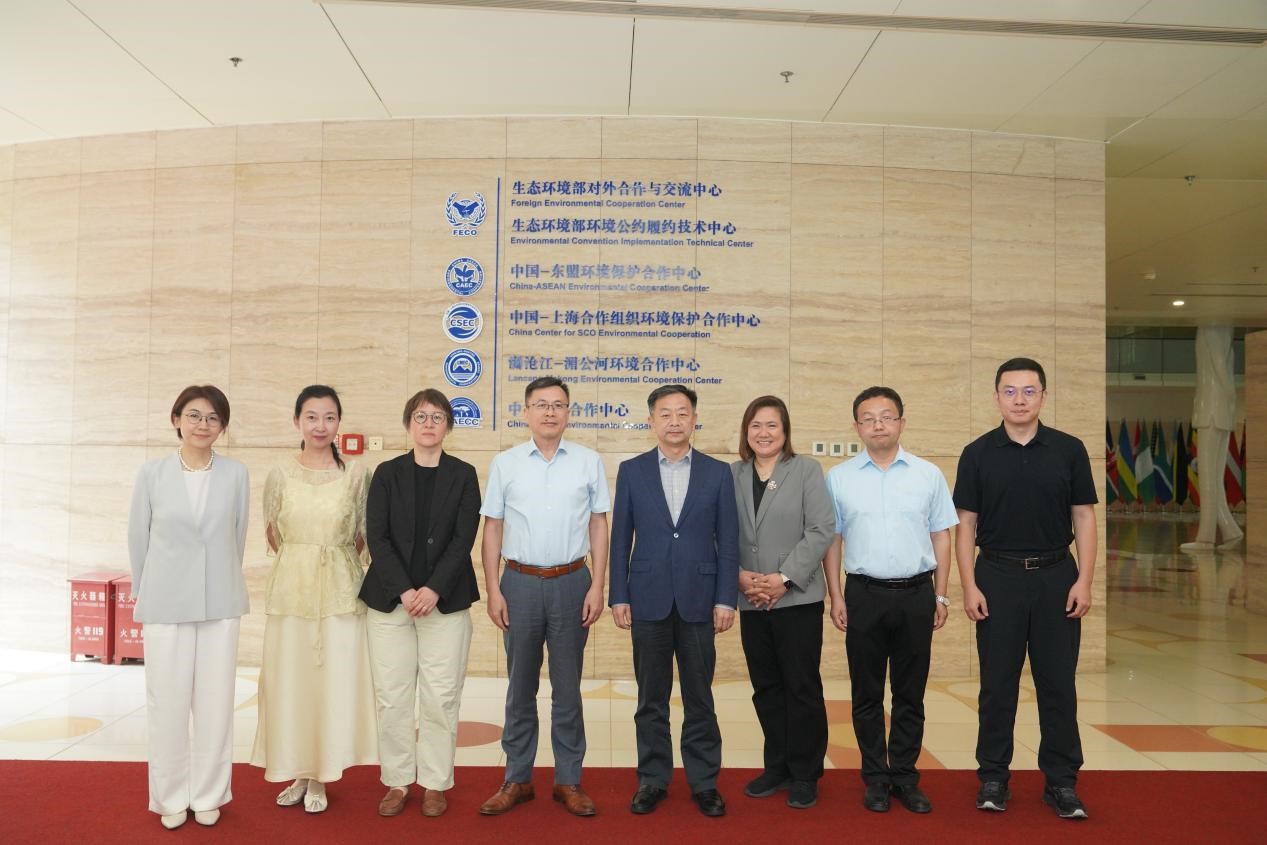 联合国工业发展组织副总干事邹刺勇到中心进行工作交流图1.jpg