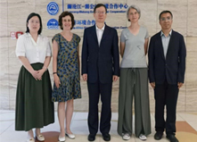 法中基金会代表到访中心开展工作交流图片-裁剪.jpg